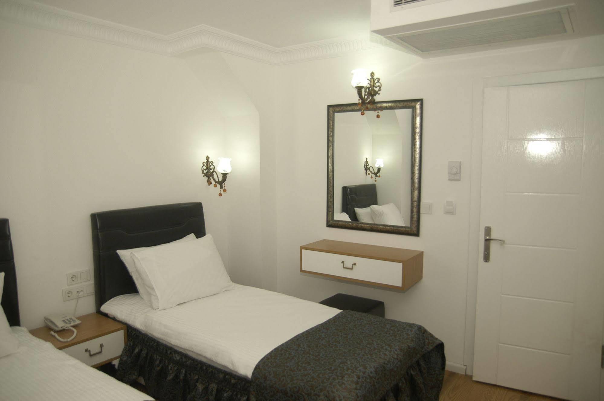 Jakaranda Hotel Istanbul Eksteriør bilde